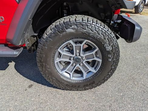 New 2026 Jeep Gladiator Mojave w/ Technology Group AWD/4WD image 12