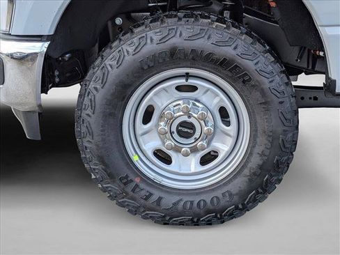 New 2026 Ford F250 XL w/ XL Off-Road Package AWD/4WD image 10