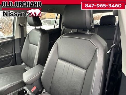 Used 2023 Volkswagen Tiguan SE AWD/4WD image 9