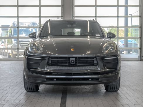 Used 2023 Porsche Macan AWD/4WD image 11