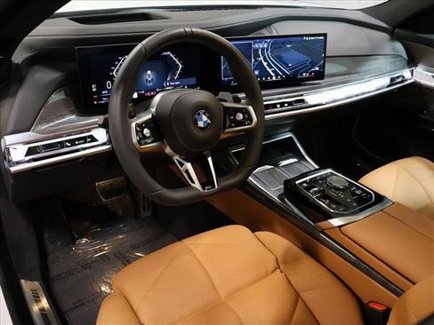 Used 2025 BMW 740i xDrive w/ Premium Package AWD/4WD image 14