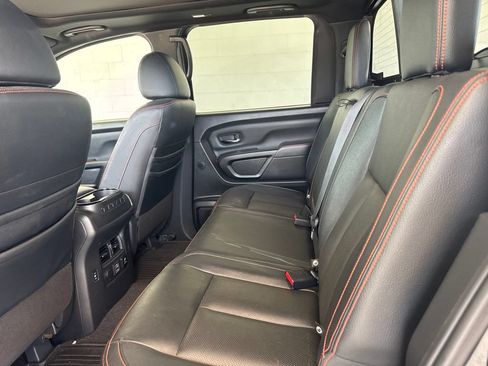 Used 2021 Nissan Titan PRO-4X w/ Pro-4x Convenience Package AWD/4WD image 11