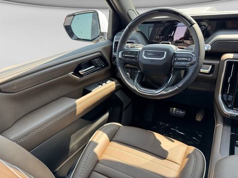 New 2026 GMC Yukon Denali Ultimate AWD/4WD image 16