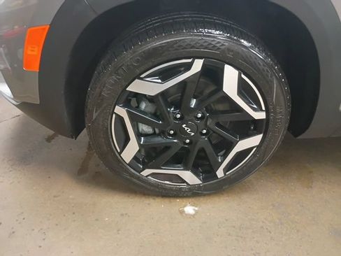 Used 2024 Kia Seltos SX AWD/4WD image 6