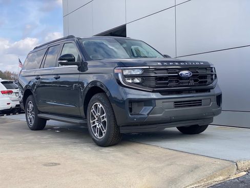 New 2026 Ford Expedition Max Active image 2