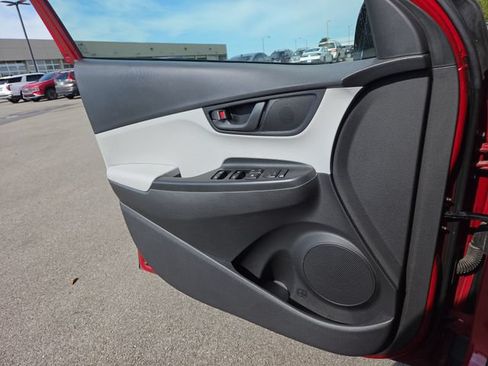 Used 2022 Hyundai Kona SEL AWD/4WD image 18