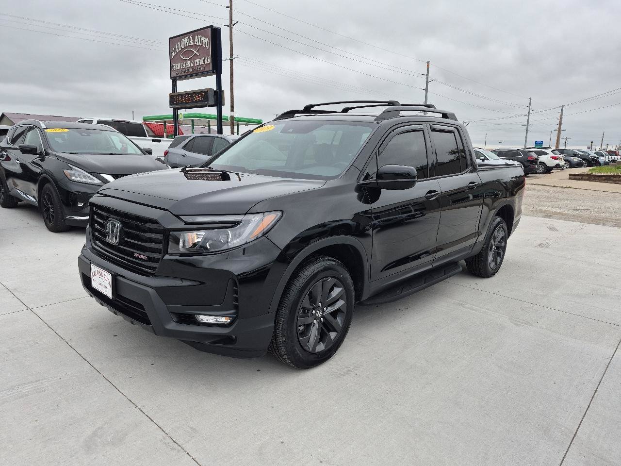 Used 2023 Honda Ridgeline Sport image 2