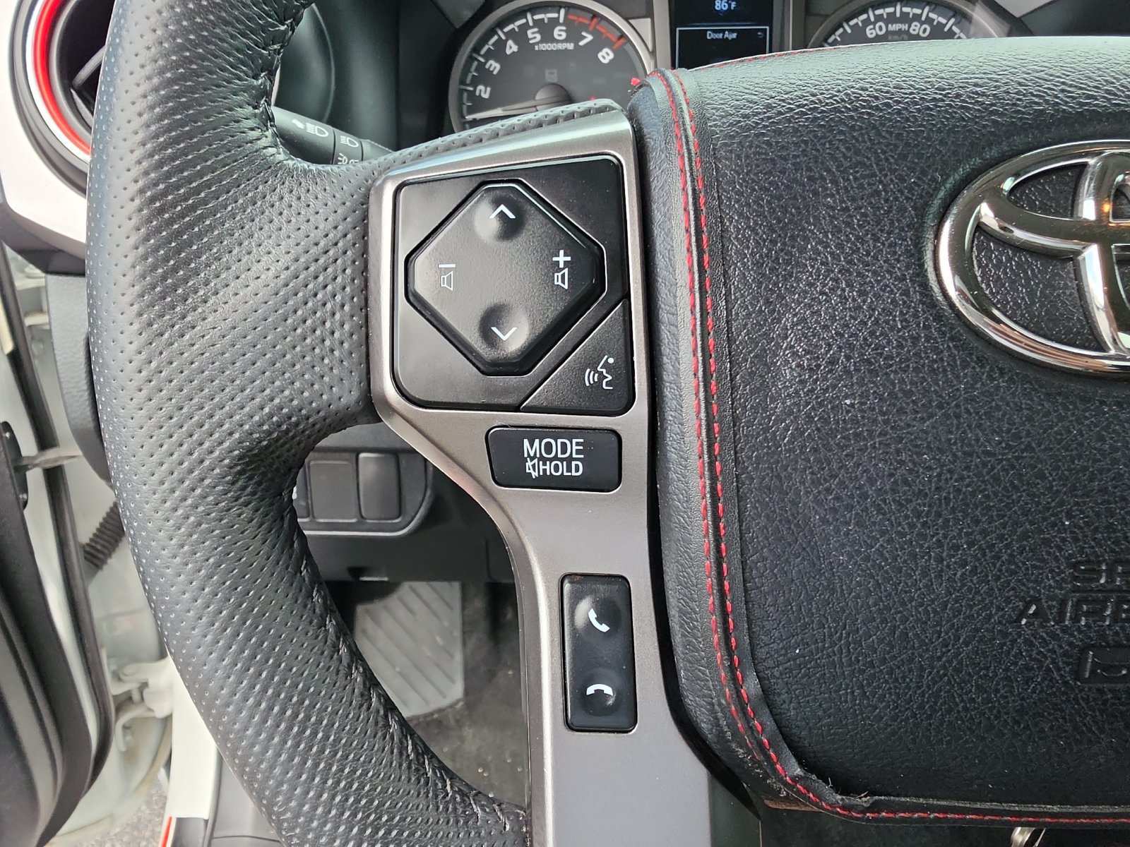 Used 2022 Toyota Tacoma SR5 RWD image 21