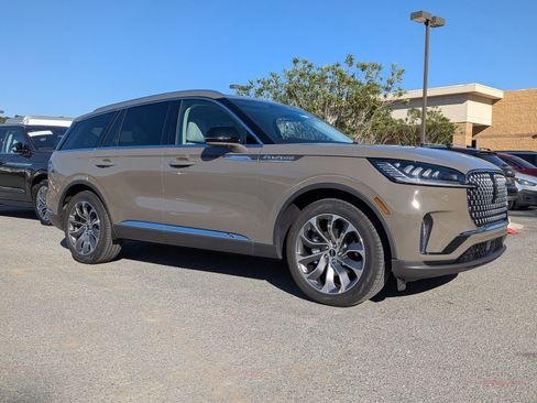 Certified 2025 Lincoln Aviator Reserve image 3