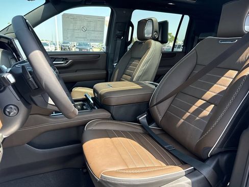 New 2026 GMC Yukon XL Denali Ultimate AWD/4WD image 17