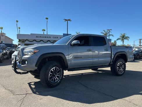 Used 2020 Toyota Tacoma TRD Sport image 10