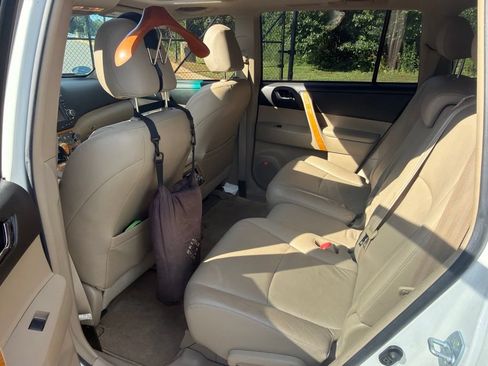 Used 2010 Toyota Highlander Limited AWD/4WD image 15