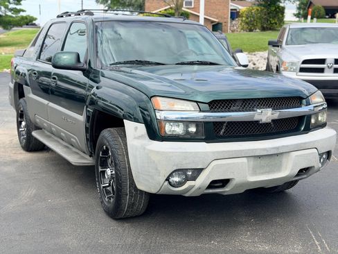 Used 2002 Chevrolet Avalanche 4x4 w/ Off-Road Suspension Pkg image 3