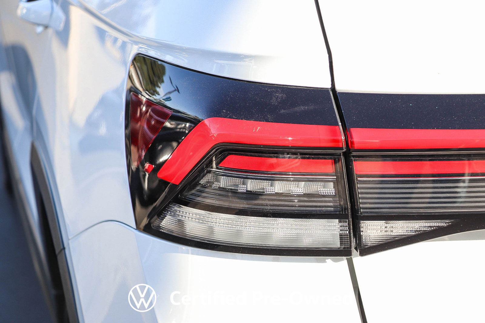 Used 2025 Volkswagen Taos SE FWD image 10