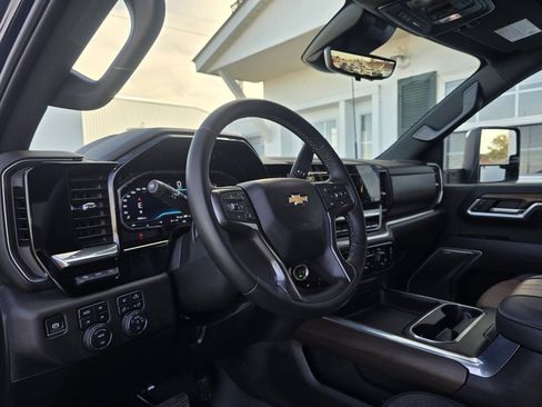 Used 2025 Chevrolet Silverado 2500 High Country w/ High Country Premium Package image 15