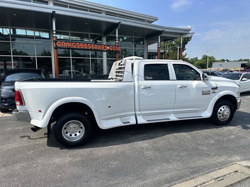 Used 2018 RAM 3500 Laramie AWD/4WD image 2