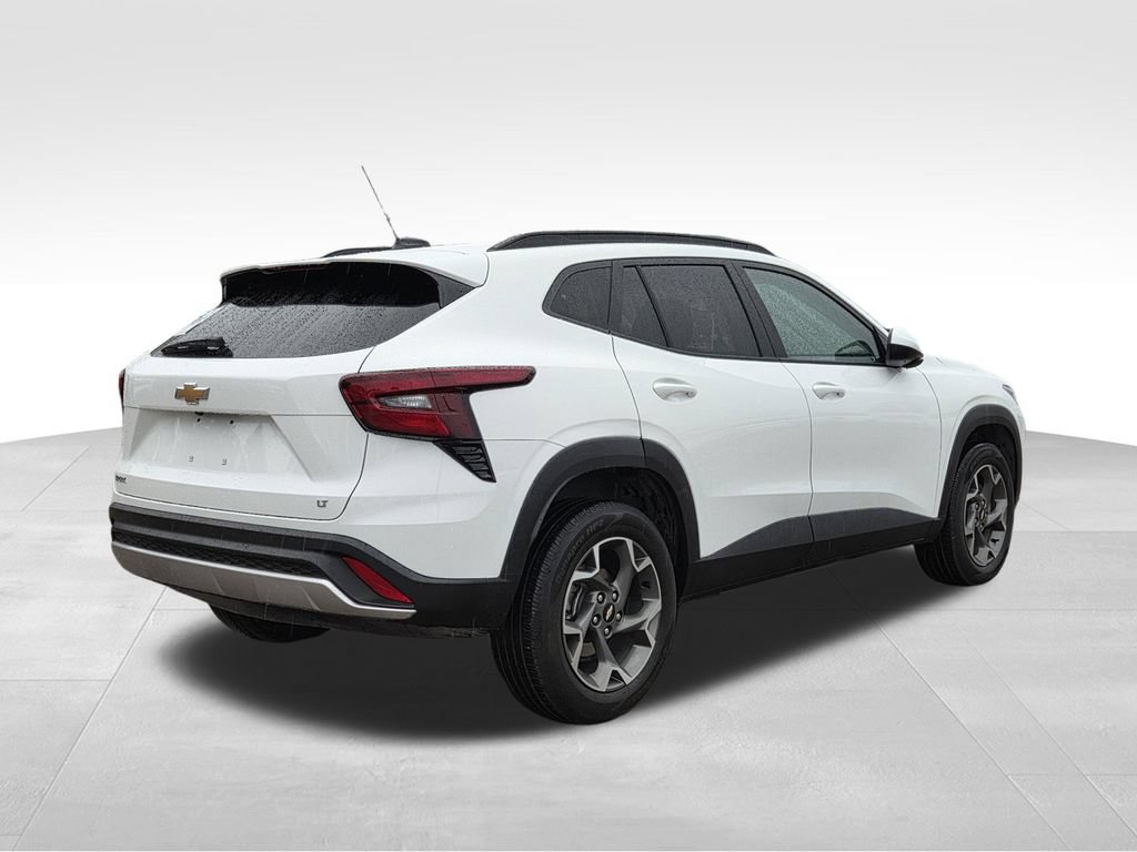 Used 2025 Chevrolet Trax LT FWD image 6