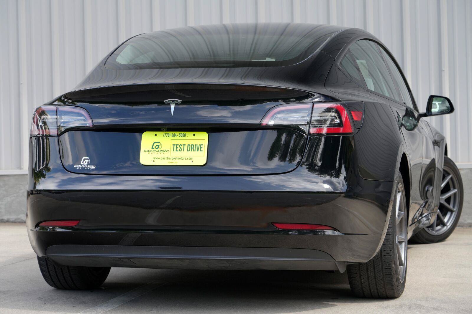 Used 2023 Tesla Model 3 Standard Range RWD image 4