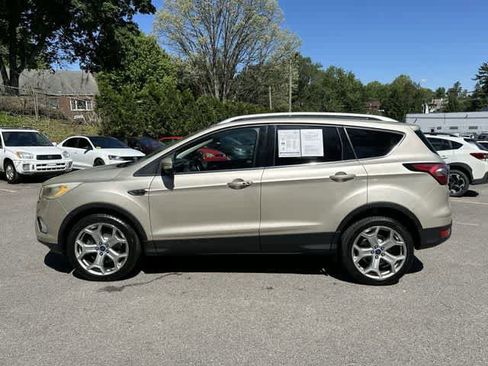 Used 2018 Ford Escape Titanium AWD/4WD image 2