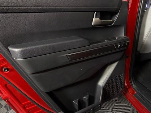 Used 2025 Toyota Tacoma TRD Sport image 26