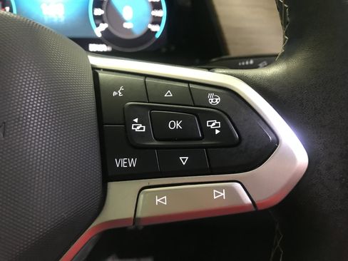 Used 2024 Volkswagen Atlas SE AWD/4WD image 23