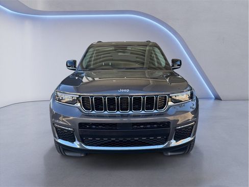 Used 2022 Jeep Grand Cherokee L Limited AWD/4WD image 2