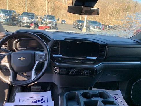 Used 2023 Chevrolet Silverado 1500 LT image 10