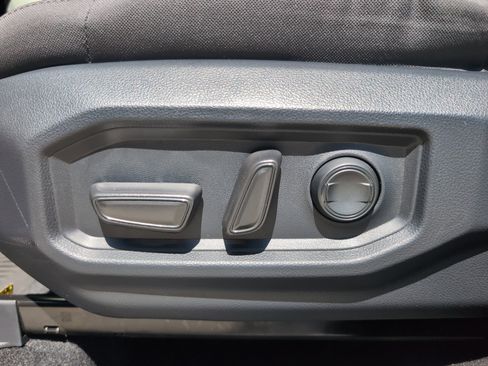 Certified 2025 Toyota Tundra SR5 w/ SR5 Convenience Package image 17