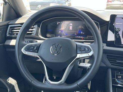 Used 2025 Volkswagen Jetta Sport FWD image 8