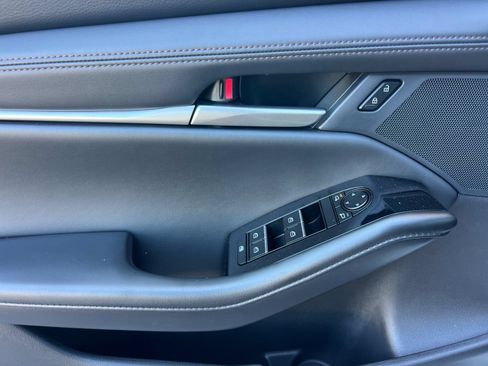 Used 2024 MAZDA MAZDA3 s FWD image 11