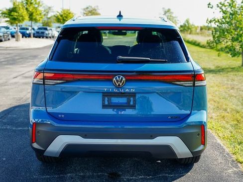 New 2025 Volkswagen Tiguan SE image 33