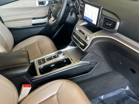 Certified 2023 Ford Explorer XLT w/ Equipment Group 202A RWD image 19