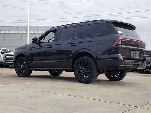 New 2025 Lincoln Navigator Reserve w/ Jet Appearance Package image 6