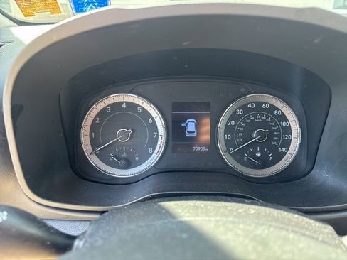 Used 2020 Hyundai Venue SEL w/ Convenience Package FWD image 8