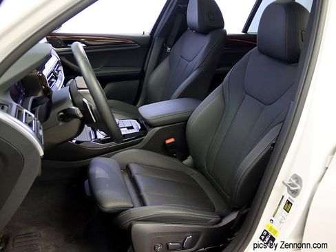 Certified 2024 BMW X3 xDrive30i w/ Convenience Package w/ZPA image 10