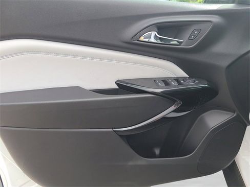 New 2026 Chevrolet Trax LT image 19