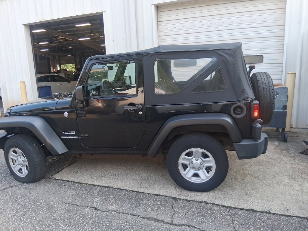 Used 2013 Jeep Wrangler Sport AWD/4WD image 19