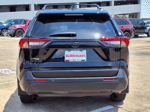 Used 2025 Toyota RAV4 XLE w/ Convenience Package FWD image 27