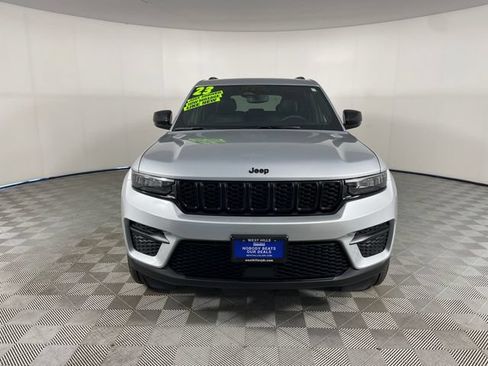 Used 2023 Jeep Grand Cherokee Altitude AWD/4WD image 22