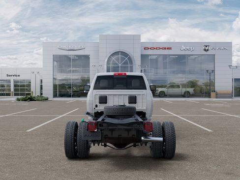 New 2026 RAM 4500 Tradesman w/ Chrome Appearance Group AWD/4WD image 7