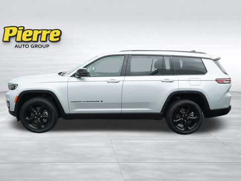 Used 2023 Jeep Grand Cherokee L Laredo AWD/4WD image 4