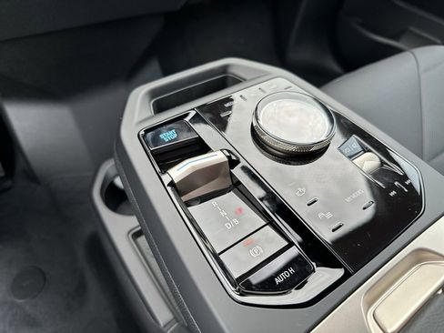 New 2026 BMW iX xDrive45 image 36