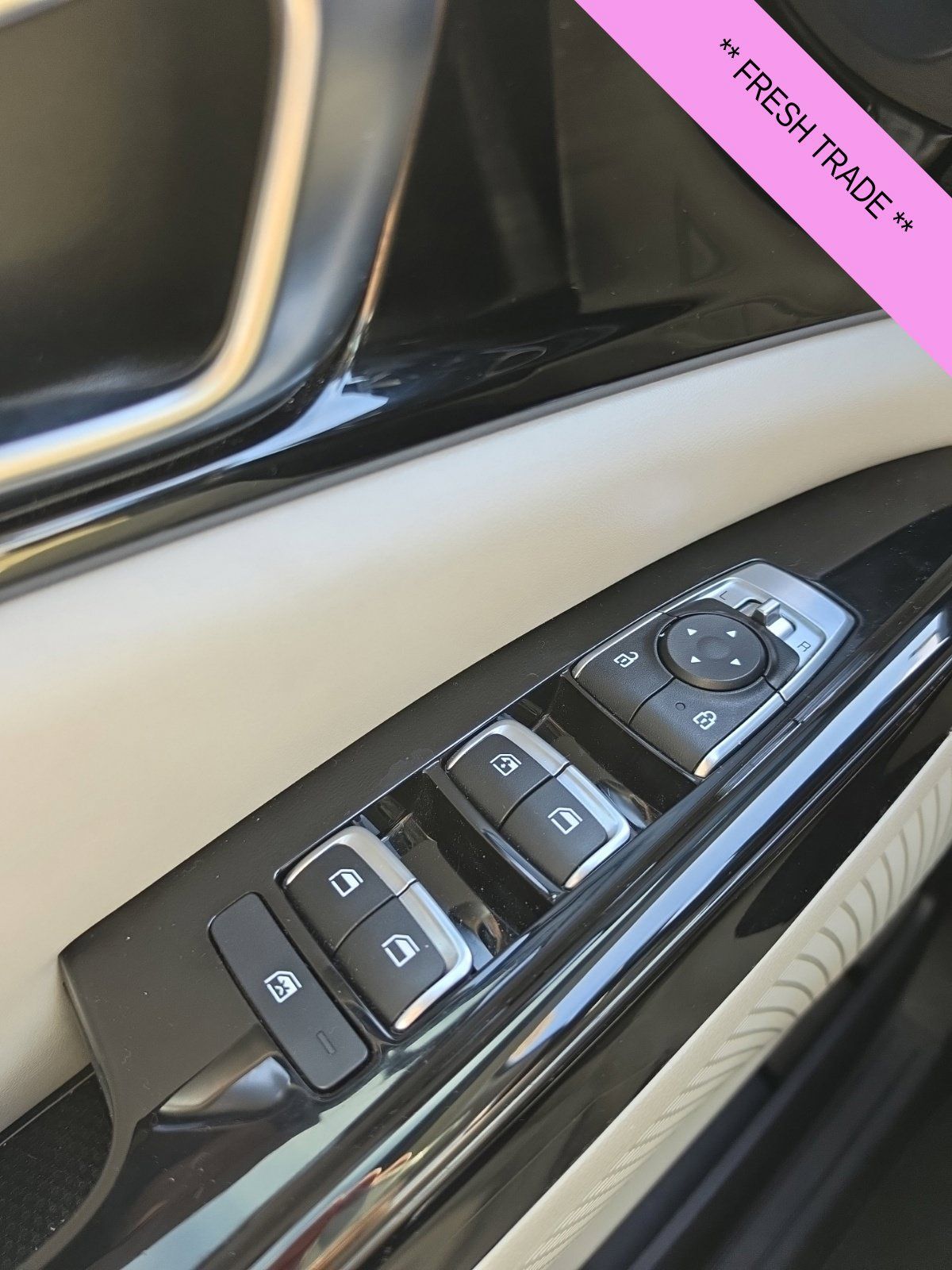 Used 2024 Kia Carnival EX FWD image 14