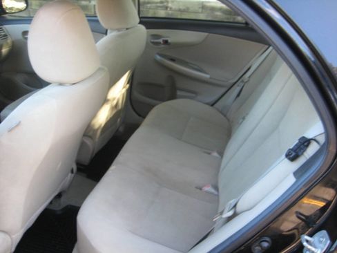 Used 2013 Toyota Corolla LE FWD image 10