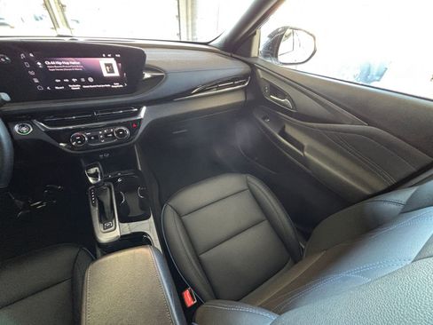 Used 2025 Buick Envista Sport Touring image 39