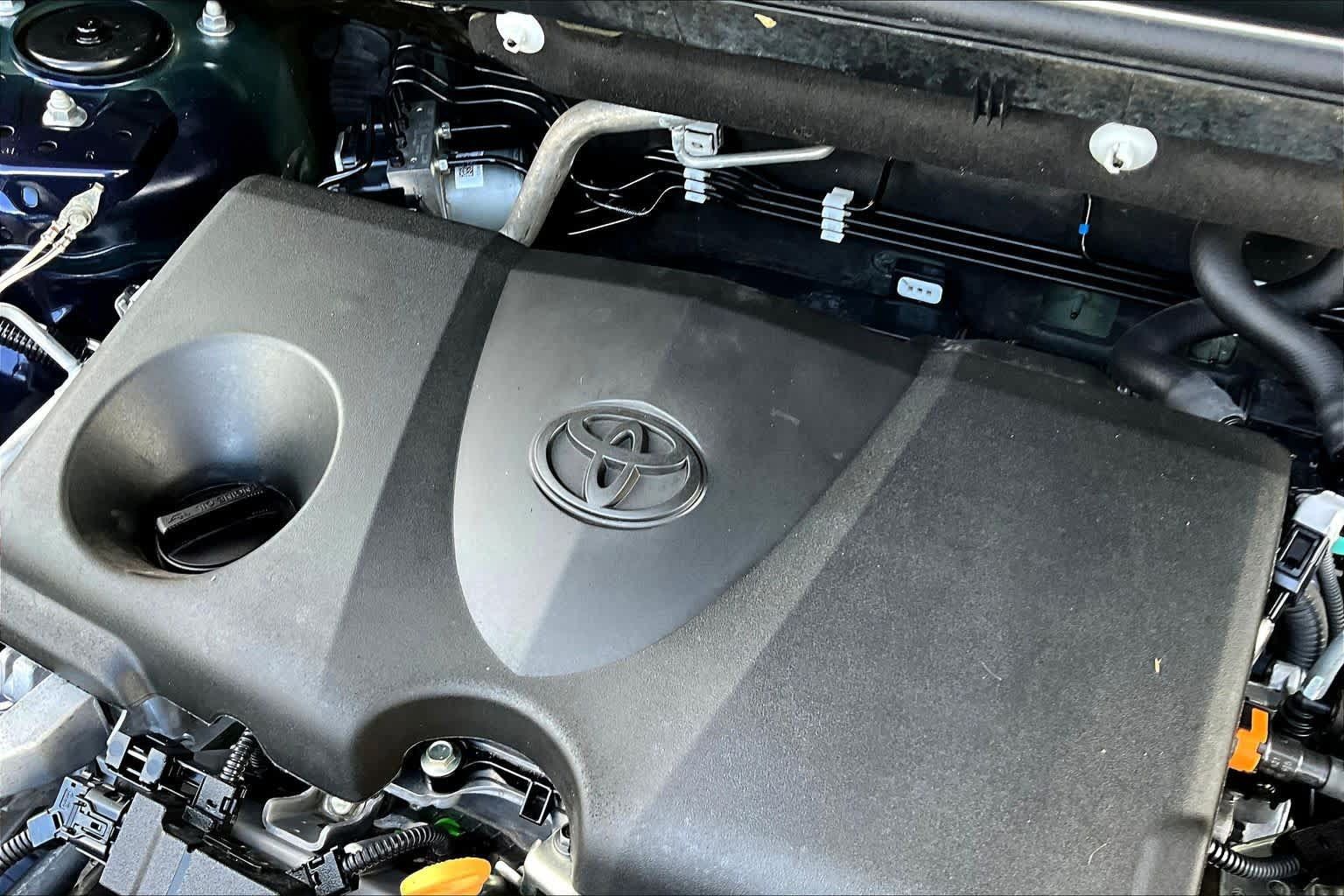 Certified 2024 Toyota RAV4 XLE AWD/4WD image 34