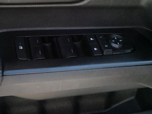 Used 2025 Toyota Tacoma TRD Off-Road AWD/4WD image 19