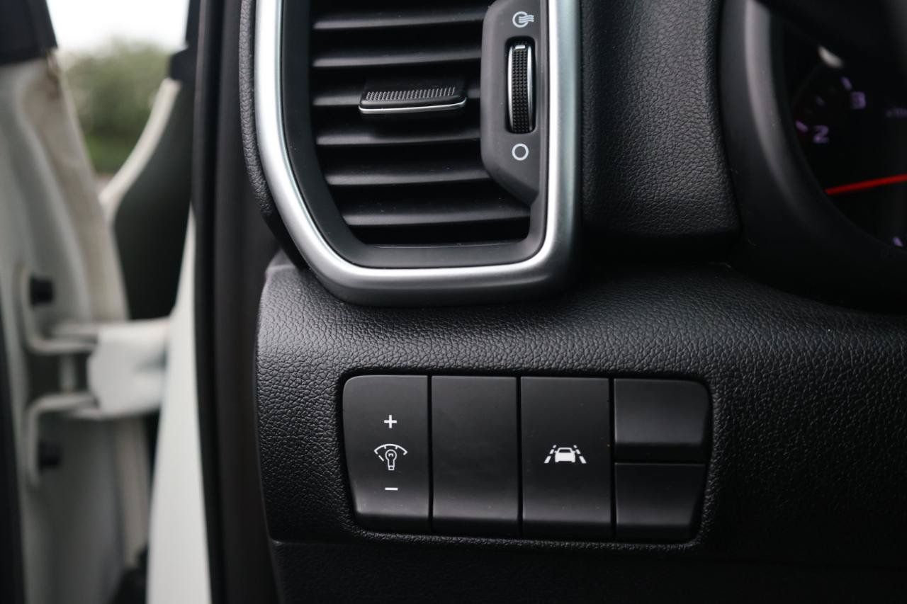 Used 2020 Kia Sportage LX FWD image 26