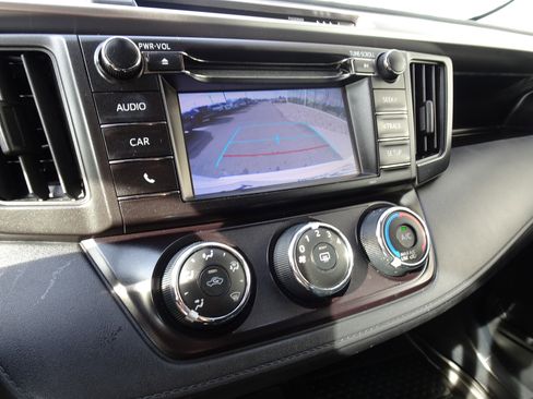 Used 2018 Toyota RAV4 LE w/ All Weather Liner Package image 20