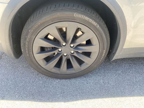 Used 2018 Tesla Model X 75D AWD/4WD image 6